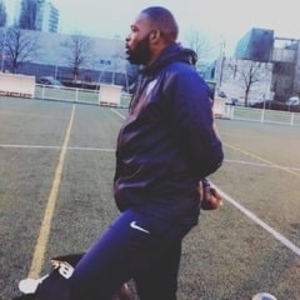 Efambalako - Prof de football - Saint-Denis