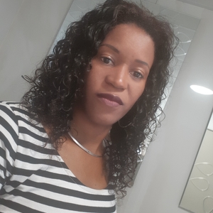 Laurence - Prof de coiffure - Évry-Courcouronnes