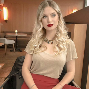 Katya - Prof d'anglais - 