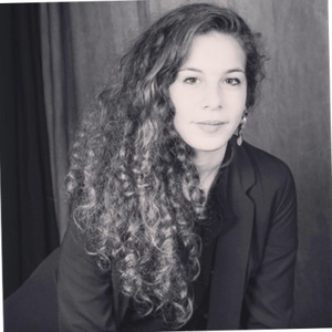 Sanda - Prof de marketing - Paris