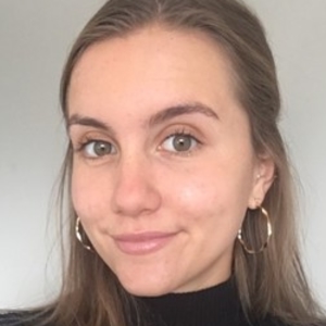 Laure - Prof d'économie - Sierre