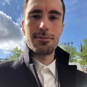 Gilles - Prof de droit constitutionnel - Paris 14e