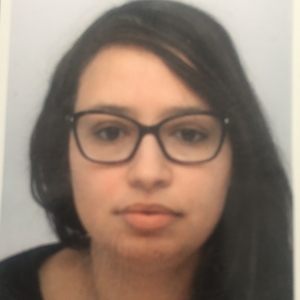 Soumia - Prof de droit - Paris