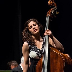 Lorraine - Prof d'instruments à cordes - Paris