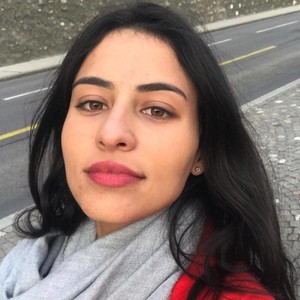 Zeineb - Prof de maths - Genève