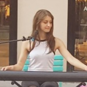 Ophelie - Prof de piano - Neyron