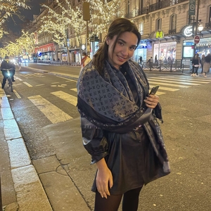 Ylona - Prof de maths - Tinqueux