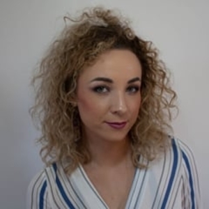 MAITHE - Prof de maquillage - Graimbouville