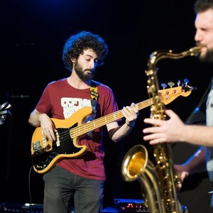 Maxime - Prof de basse - Lyon
