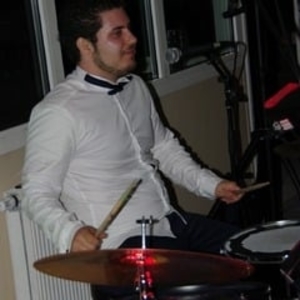 Valentin - Prof de batterie - Bron