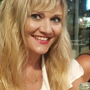 Olivia - Prof de biochimie - Cannes