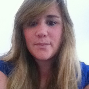 Laura - Prof de graphisme - Paris