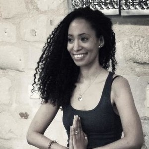 Claire - Prof de yoga - Tours