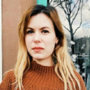 Clara - Prof de communication - Domont