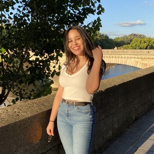 Nada - Prof d'anglais - Paris