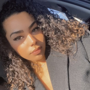 Yasmine - Prof d'anglais - Gonesse