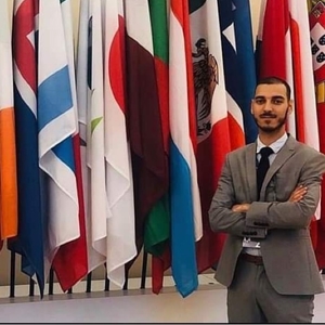 Noureddine - Prof d'économie - Paris