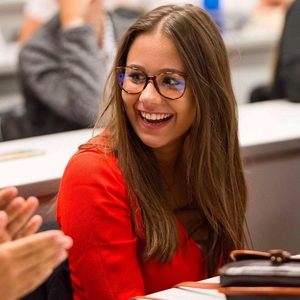 Coline - Prof de droit civil - Paris