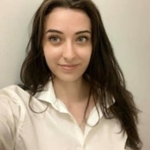 Lauriane - Prof de droit - Paris
