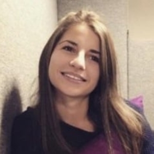 Charlotte - Prof d'économie - Paris