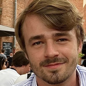 Louis - Prof d'économie - Paris