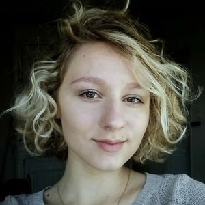Cloe - Prof de fle - français langue étrangère - Bonnyrigg