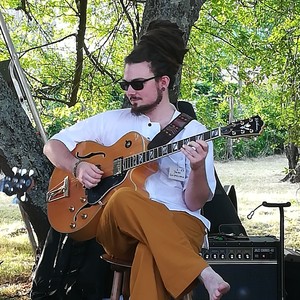 Yann - Prof de guitare - Conlie