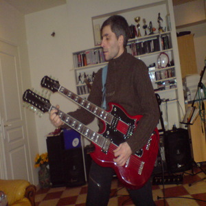 Carlos - Prof d'instruments à cordes - Issy-les-Moulineaux
