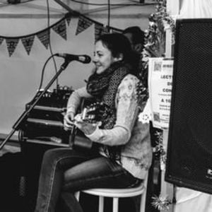 Marie-Elisabeth - Prof de guitare - Montereau-Fault-Yonne
