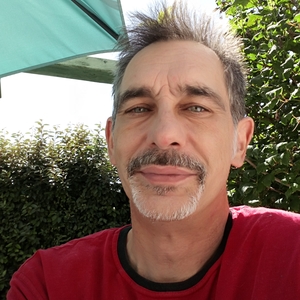 Jean Luc - Prof de guitare acoustique - Port-des-Barques