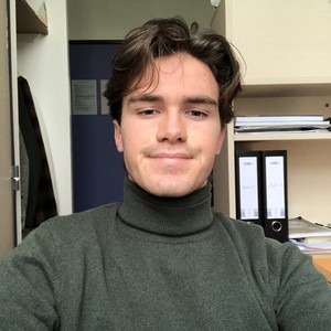 Julien - Prof d'histoire - géo - Versailles