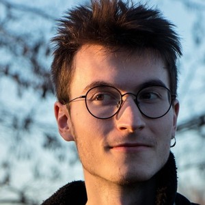 Aloys - Prof d'histoire - Saint-Denis