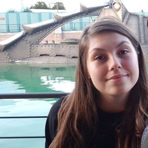 Salomé - Prof d'initiation informatique - Loperhet