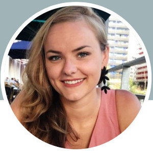 Charlotte - Prof de management et gestion d'entreprise - Paris