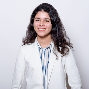 Laila - Prof d'économie - Paris