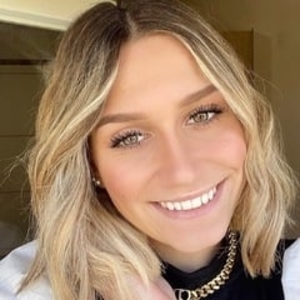 Ines - Prof de maths - Sainte-Marie-la-Mer