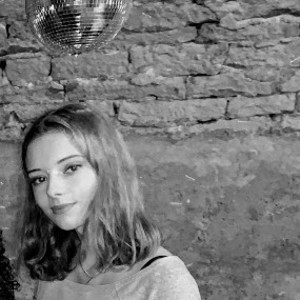 Julie - Prof d'anglais - Novillars