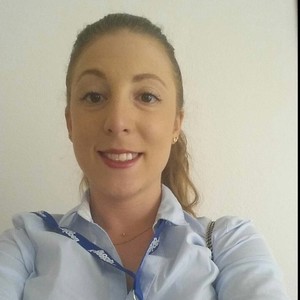 Lara - Prof de chimie - Corte