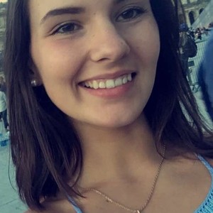 Sarah - Prof d'histoire - Mériel