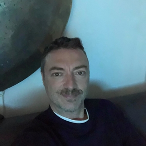JM - Prof de graphisme - Paris