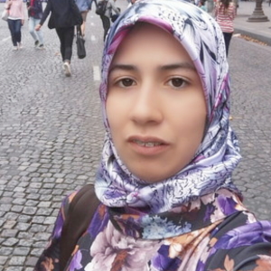 Ahlem - Prof de maths - Tours