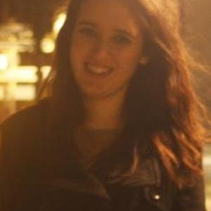 Meryem - Prof d'économie - Paris