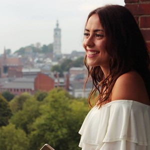Julia - Prof de français - Mons