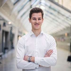 Alex - Prof d'initiation informatique - Suresnes