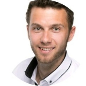 Akis - Prof d'initiation informatique - Barcelona