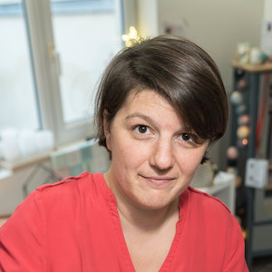Claire - Prof de travaux manuels - Athis-Mons
