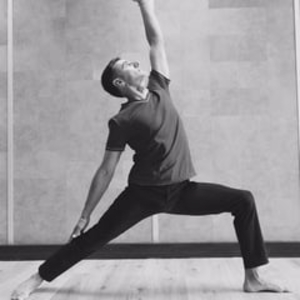 Roland - Prof de yoga - Annecy