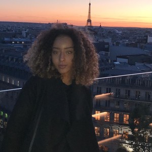 Nawal - Prof d'économie - Vitry-sur-Seine