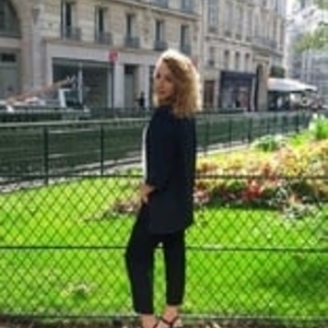 Lise - Prof d'économie - Paris