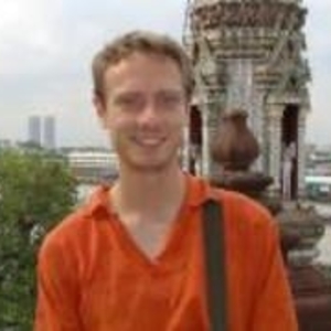 Paul - Prof d'économie - Paris
